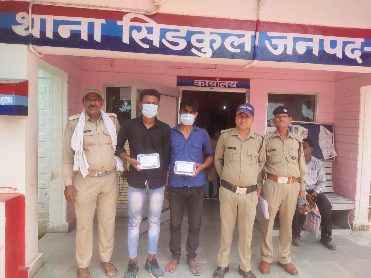 haridwar news मोबाइल स्नैचर को पुलिस टीम ने दबोचा, कब्जे से छीना गया मोबाइल और तमंचा बरामद