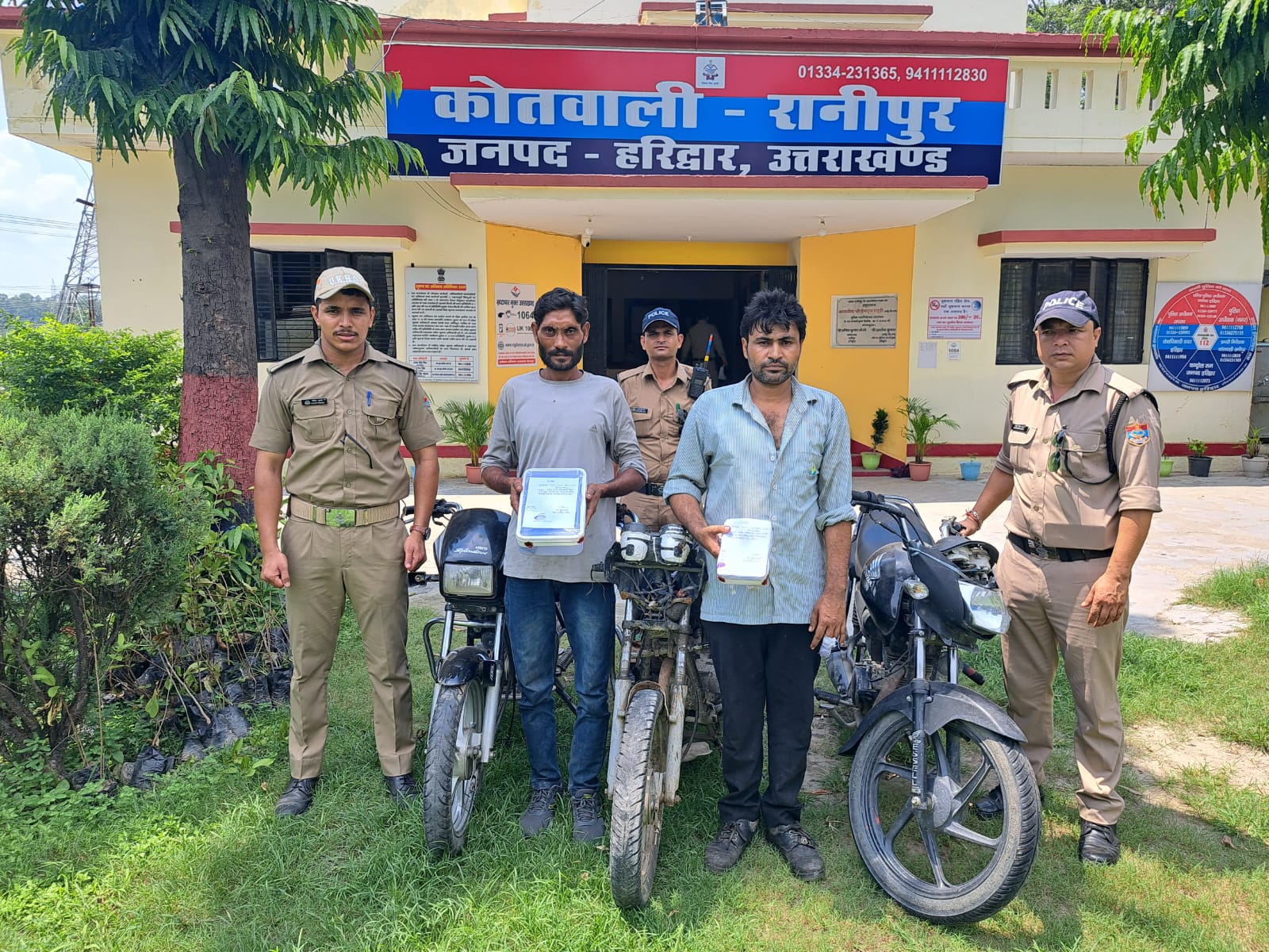 haridwar news दुपहिया वाहन चोरी के 02 आरोपी दबोचे,03 बाइक व 02 नाजायज चाकू बरामद