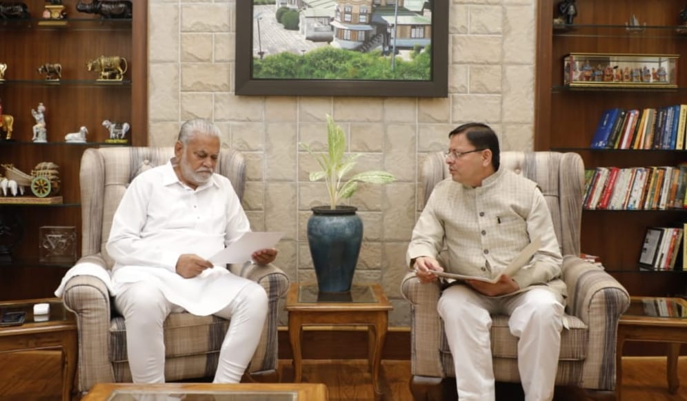 मुख्यमंत्री धामी ने केंद्रीय मंत्री परुषोत्तम रूपाला से भेंट कर उत्तराखंड में पशुपालन और डेयरी से संबंधित विषयों पर चर्चा की